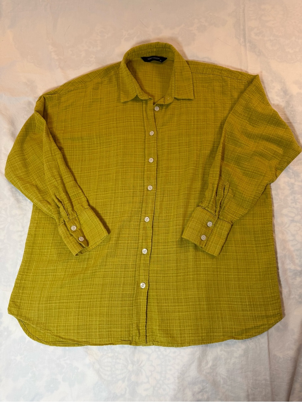 Lightweight Button-Up Shirt in Olive Green/Mustard